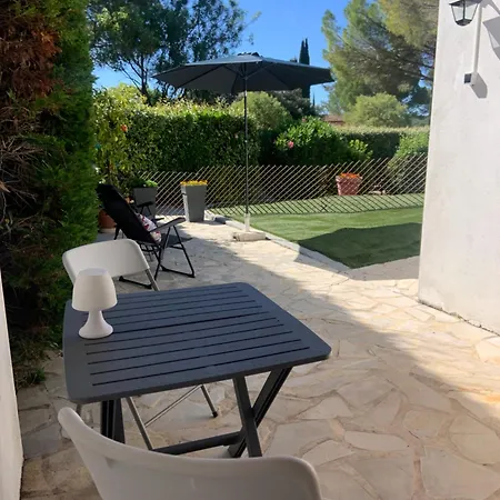 Studio Independant Avec Terrasse Et Jardin Au Calme Chez Pascale 公寓 Saint-Clément