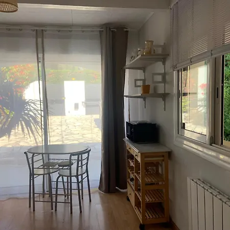 Independant Avec Terrasse Et Jardin Prives Chez Pascale アパート *