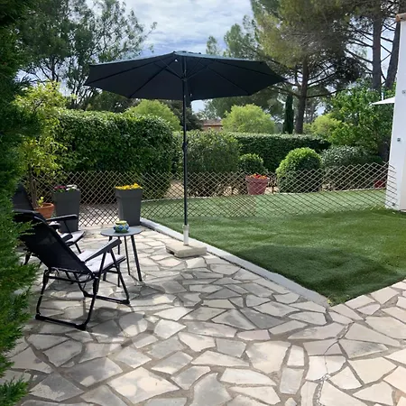 Studio Independant Avec Terrasse Et Jardin Au Calme Chez Pascale