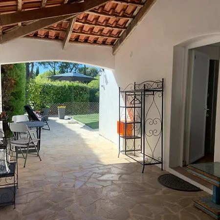 Apartment Independant Avec Terrasse Et Jardin Au Calme Chez Pascale Saint-Clément
