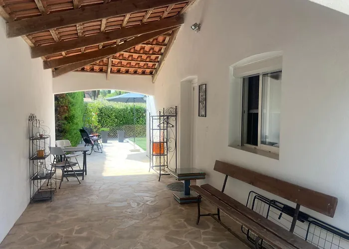 Independant Chez Pascale Apartment *