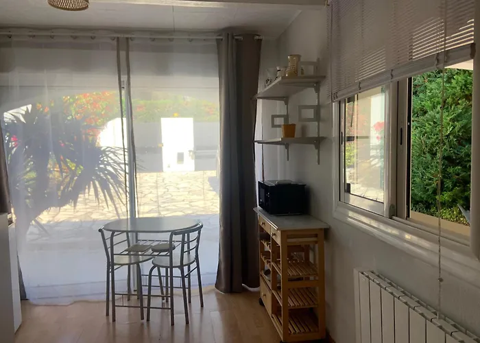 Independant Chez Pascale Apartment *