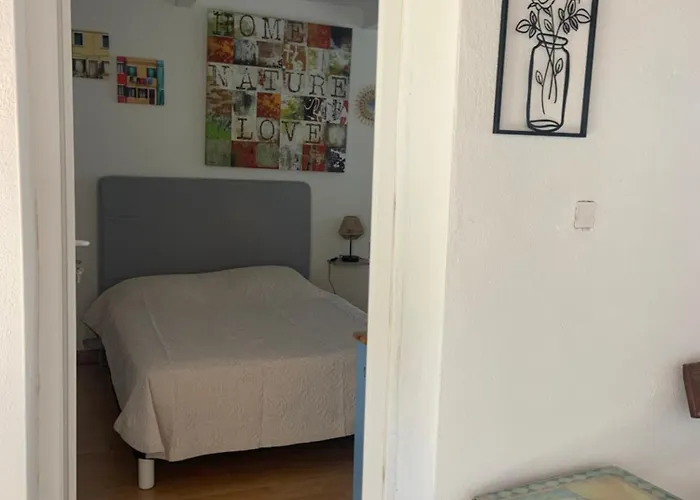 Independant Chez Pascale 아파트 Saint-Clément